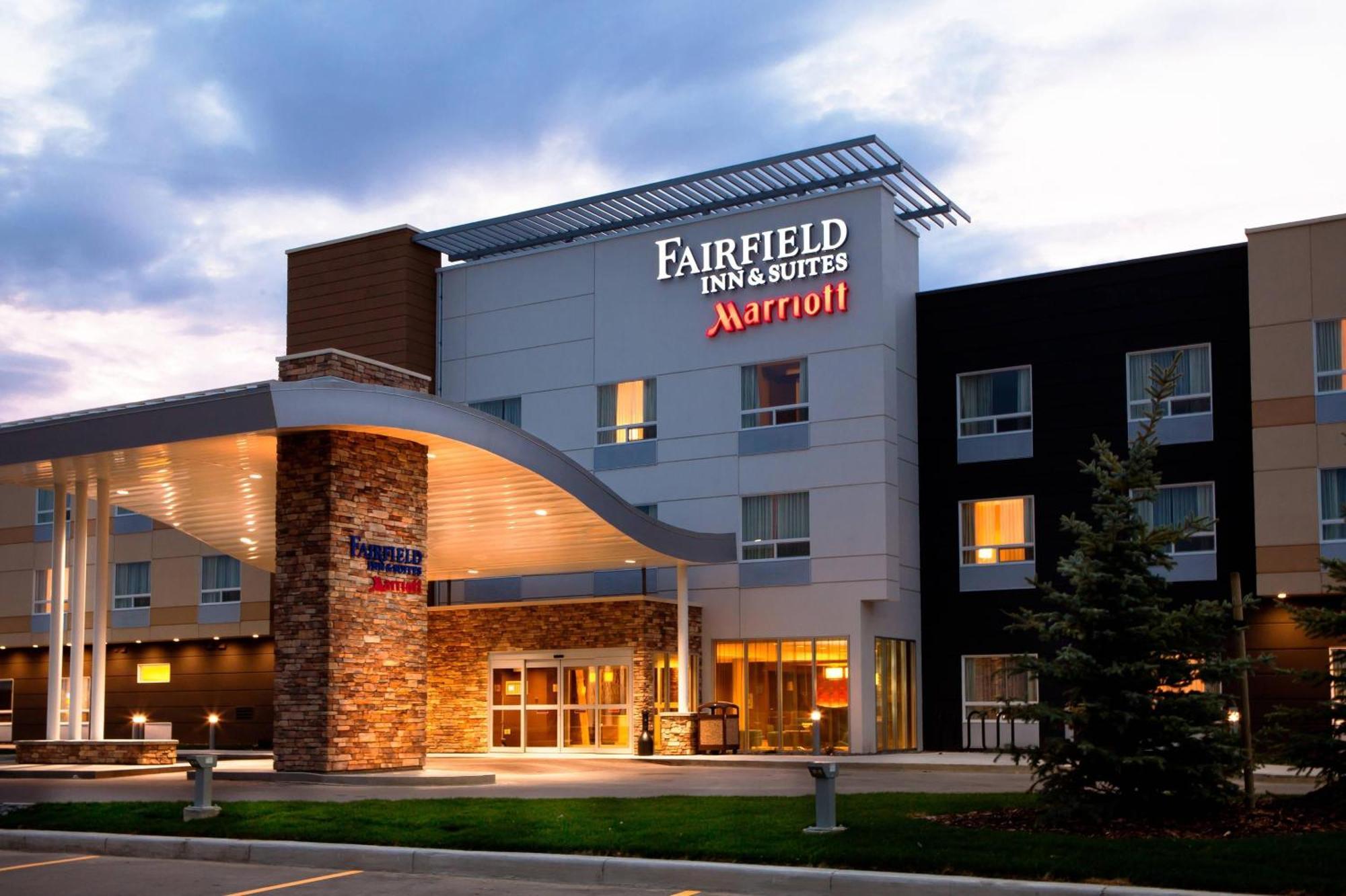 Fairfield Inn & Suites By Marriott לטברידג' מראה חיצוני תמונה